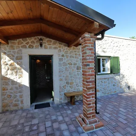 Stone Fantasy Feriehus *
