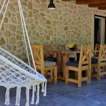 Stone Fantasy בית נופש זאדאר