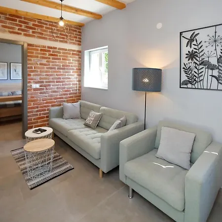 בית נופש Stone Fantasy *