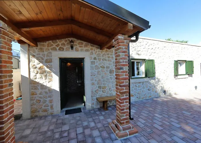 Stone Fantasy Ferienhaus *